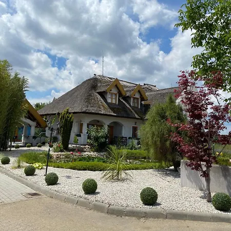 Rigotanya Relax & Wellness Panzio Buekfuerdo Guest house 3*