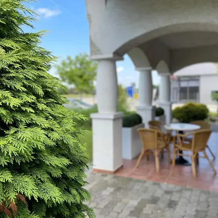 Rigotanya Relax & Wellness Panzio Buekfuerdo Guest house