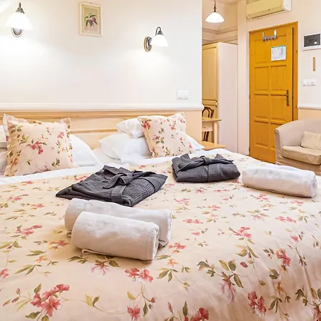 Maison d'hôtes Rigotanya Relax & Wellness Panzio Buekfuerdo Bük