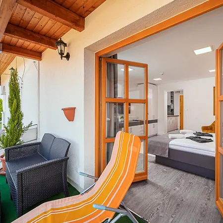 Maison d'hôtes Rigotanya Relax & Wellness Panzio Buekfuerdo 3*