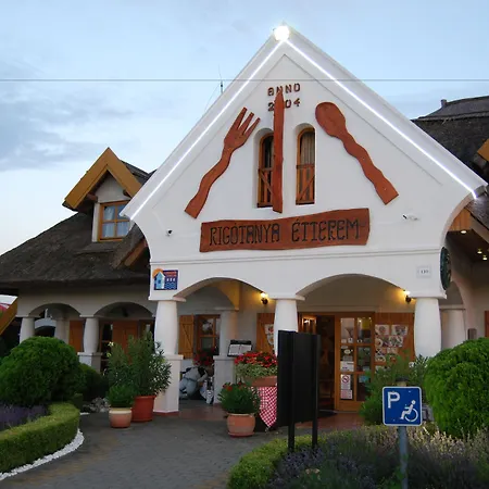 Rigotanya Relax & Wellness Panzio Buekfuerdo Affittacamere 4*
