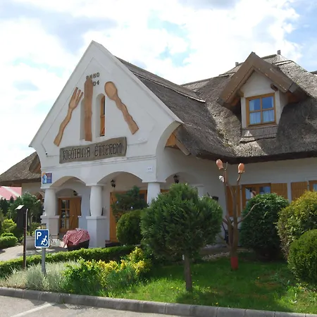 Rigotanya Relax & Wellness Panzio Buekfuerdo 4*