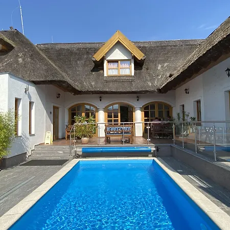 Rigotanya Relax & Wellness Panzio Buekfuerdo Affittacamere